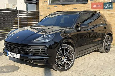 Внедорожник / Кроссовер Porsche Cayenne 2021 в 
