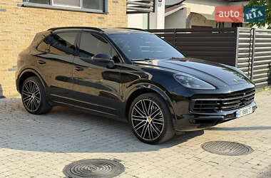 Внедорожник / Кроссовер Porsche Cayenne 2021 в 