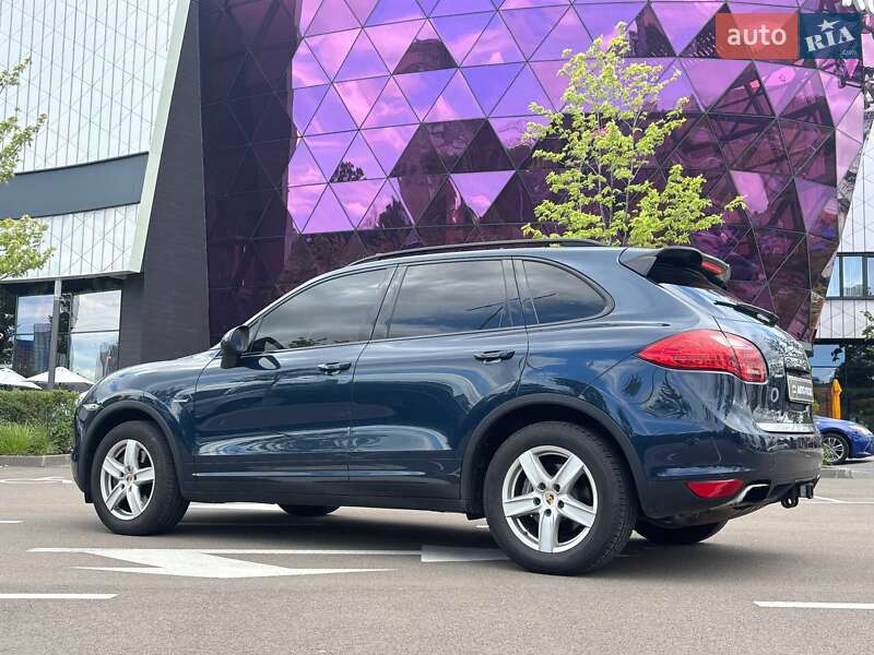 Внедорожник / Кроссовер Porsche Cayenne 2013 в Киеве