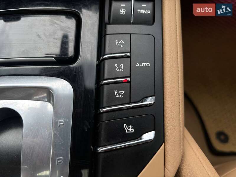 Внедорожник / Кроссовер Porsche Cayenne 2013 в Киеве