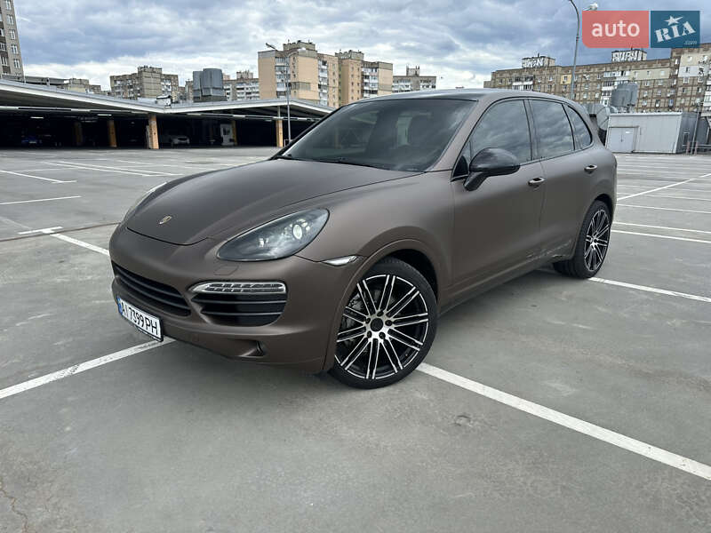 Внедорожник / Кроссовер Porsche Cayenne 2010 в Киеве