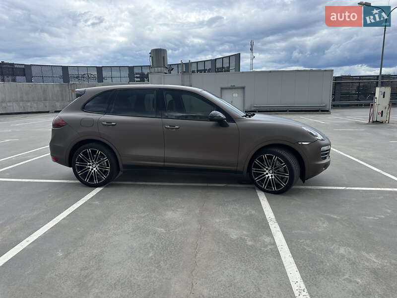 Внедорожник / Кроссовер Porsche Cayenne 2010 в Киеве