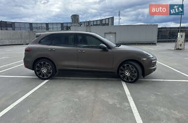 Позашляховик / Кросовер Porsche Cayenne 2010 в 