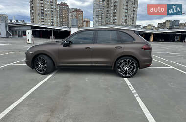 Позашляховик / Кросовер Porsche Cayenne 2010 в 