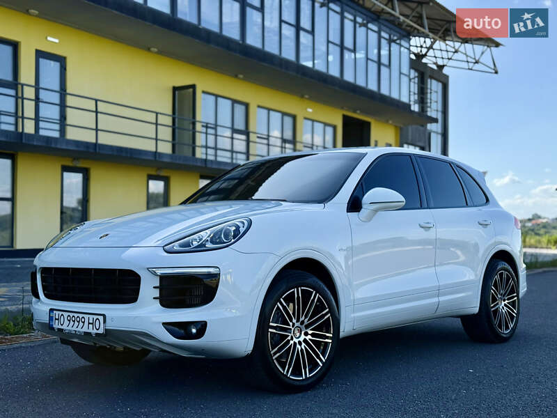 Внедорожник / Кроссовер Porsche Cayenne 2015 в Тернополе