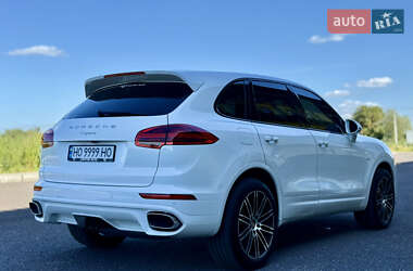 Внедорожник / Кроссовер Porsche Cayenne 2015 в 