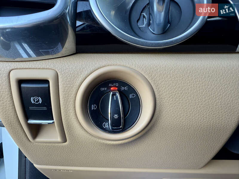 Внедорожник / Кроссовер Porsche Cayenne 2015 в Тернополе