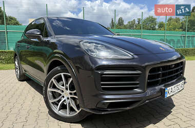 Внедорожник / Кроссовер Porsche Cayenne 2018 в 