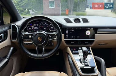 Внедорожник / Кроссовер Porsche Cayenne 2018 в 