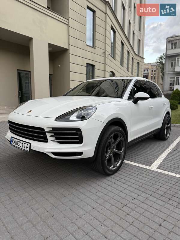 Внедорожник / Кроссовер Porsche Cayenne 2020 в Киеве