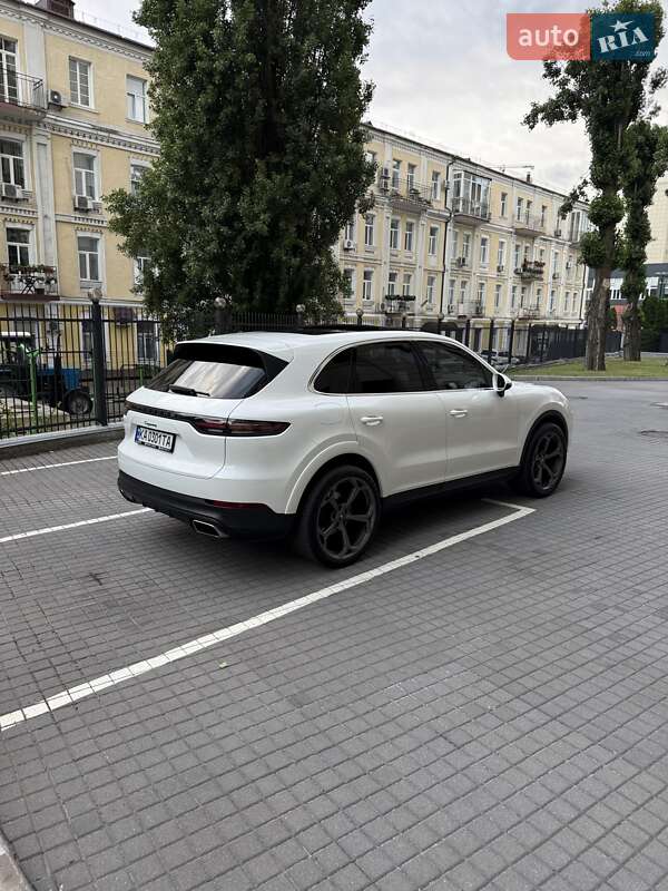 Внедорожник / Кроссовер Porsche Cayenne 2020 в Киеве