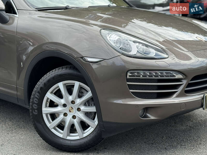 Позашляховик / Кросовер Porsche Cayenne 2010 в Києві