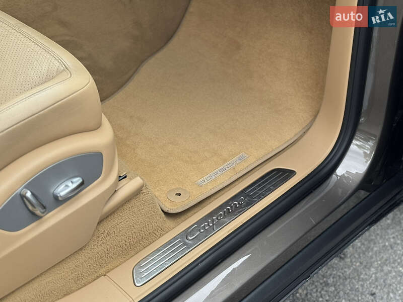 Позашляховик / Кросовер Porsche Cayenne 2010 в Києві