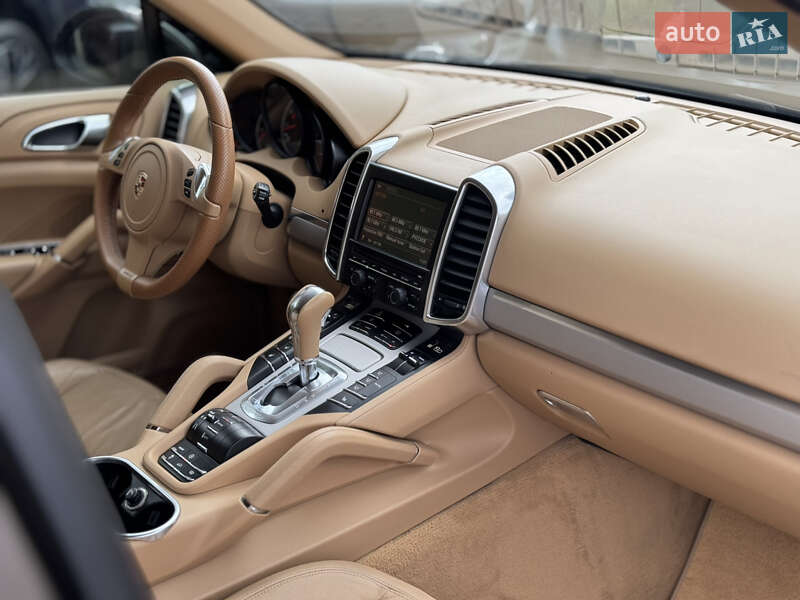 Позашляховик / Кросовер Porsche Cayenne 2010 в Києві
