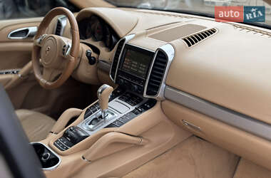 Внедорожник / Кроссовер Porsche Cayenne 2010 в 
