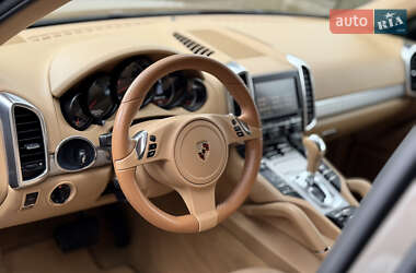 Внедорожник / Кроссовер Porsche Cayenne 2010 в 