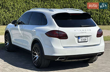 Внедорожник / Кроссовер Porsche Cayenne 2012 в 