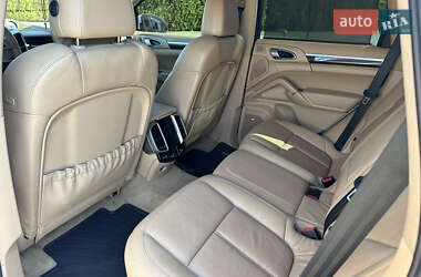 Внедорожник / Кроссовер Porsche Cayenne 2012 в 