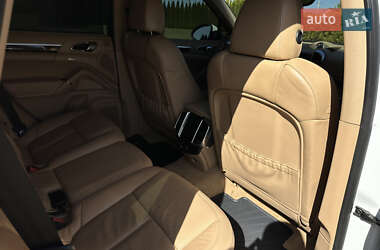 Внедорожник / Кроссовер Porsche Cayenne 2012 в 