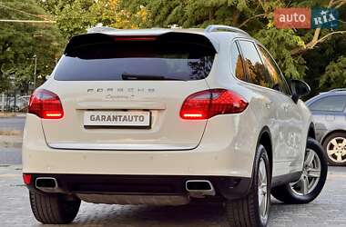 Внедорожник / Кроссовер Porsche Cayenne 2011 в 