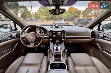 Внедорожник / Кроссовер Porsche Cayenne 2011 в 