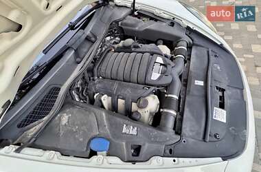 Внедорожник / Кроссовер Porsche Cayenne 2011 в 