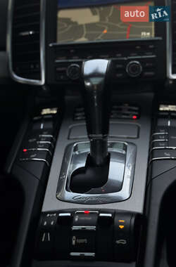 Внедорожник / Кроссовер Porsche Cayenne 2011 в Ровно
