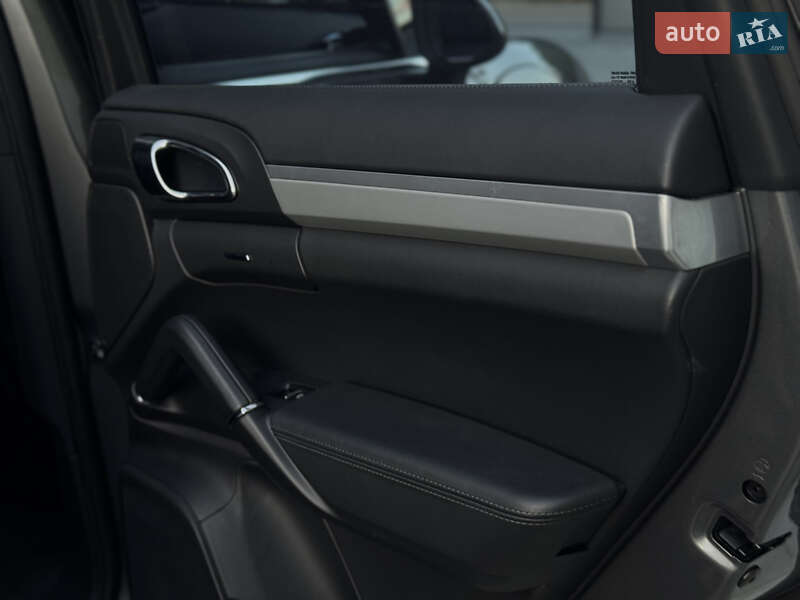 Внедорожник / Кроссовер Porsche Cayenne 2011 в Остроге фото 38 Внедорожник / Кроссовер Porsche Cayenne 2011 в Остроге