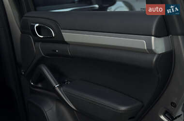 Внедорожник / Кроссовер Porsche Cayenne 2011 в 