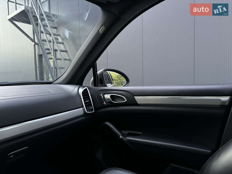 Внедорожник / Кроссовер Porsche Cayenne 2011 в Остроге фото 47 Внедорожник / Кроссовер Porsche Cayenne 2011 в Остроге