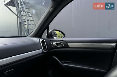 Внедорожник / Кроссовер Porsche Cayenne 2011 в 