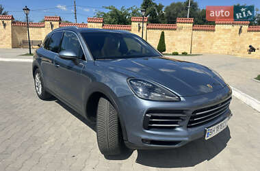 Позашляховик / Кросовер Porsche Cayenne 2018 в 