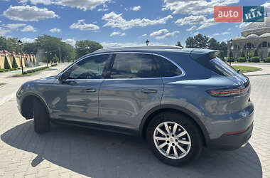 Позашляховик / Кросовер Porsche Cayenne 2018 в 