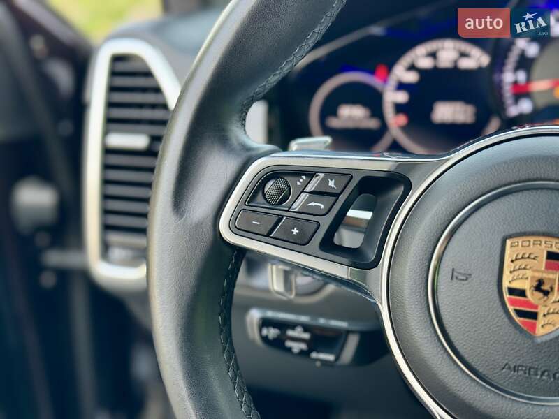 Внедорожник / Кроссовер Porsche Cayenne 2018 в Киеве