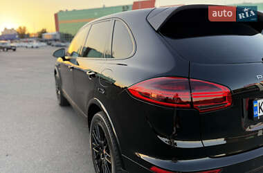 Внедорожник / Кроссовер Porsche Cayenne 2016 в 
