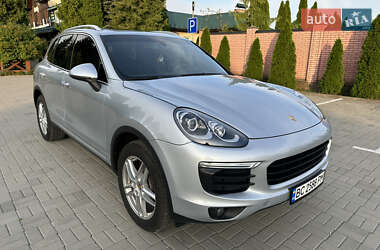 Внедорожник / Кроссовер Porsche Cayenne 2015 в 