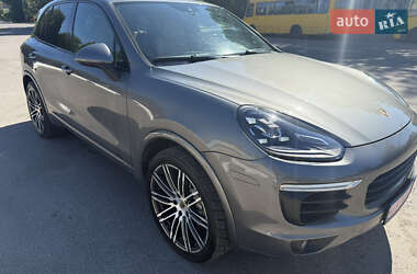 Позашляховик / Кросовер Porsche Cayenne 2016 в 