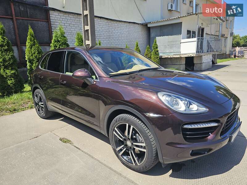 Внедорожник / Кроссовер Porsche Cayenne 2013 в Черкассах