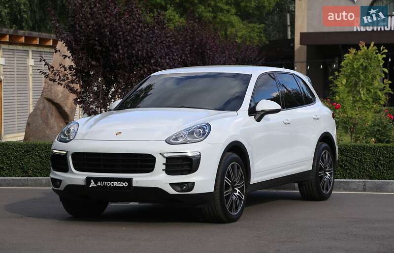 Внедорожник / Кроссовер Porsche Cayenne 2016 в Киеве