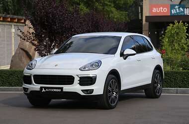 Внедорожник / Кроссовер Porsche Cayenne 2016 в 