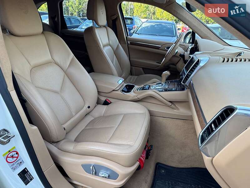 Позашляховик / Кросовер Porsche Cayenne 2010 в Києві