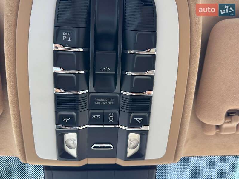 Позашляховик / Кросовер Porsche Cayenne 2010 в Києві