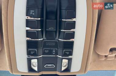 Внедорожник / Кроссовер Porsche Cayenne 2010 в 