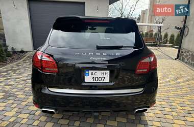 Внедорожник / Кроссовер Porsche Cayenne 2012 в 