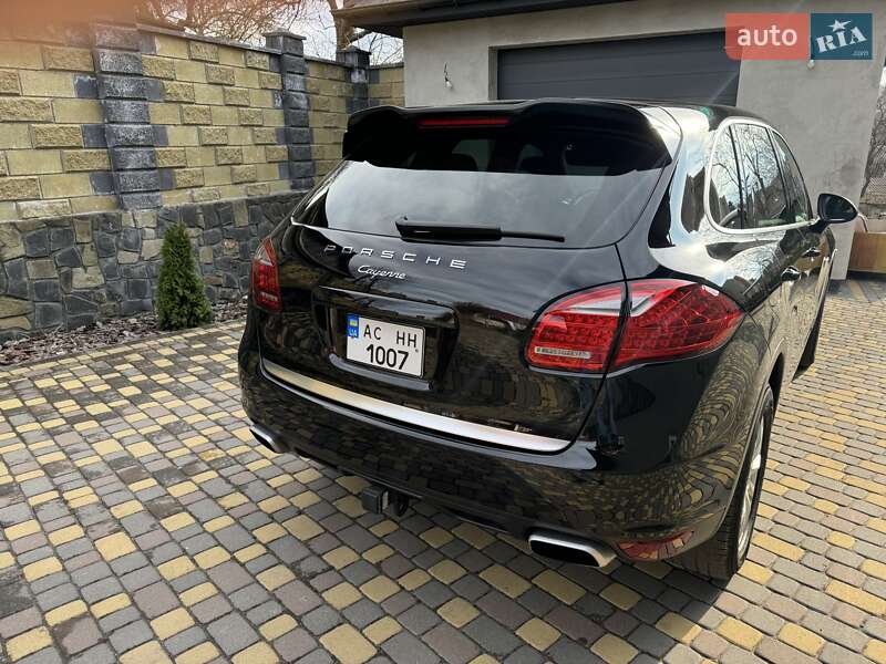 Позашляховик / Кросовер Porsche Cayenne 2012 в Горохові