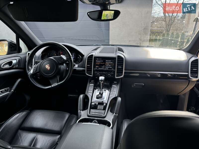 Позашляховик / Кросовер Porsche Cayenne 2012 в Горохові