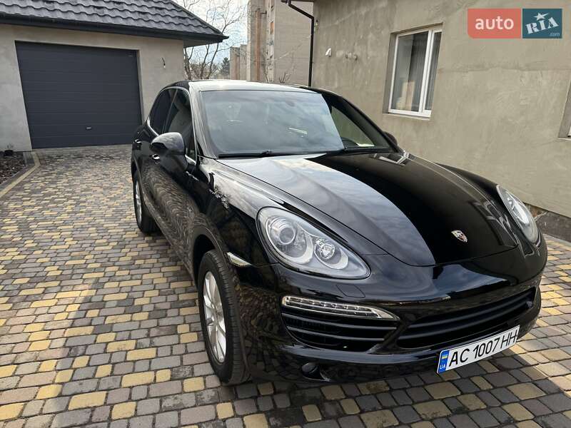 Позашляховик / Кросовер Porsche Cayenne 2012 в Горохові