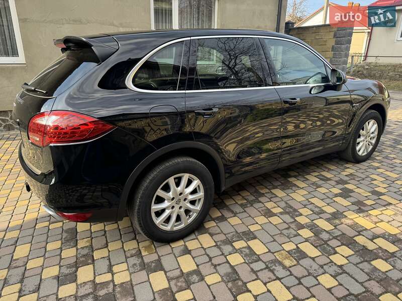 Позашляховик / Кросовер Porsche Cayenne 2012 в Горохові