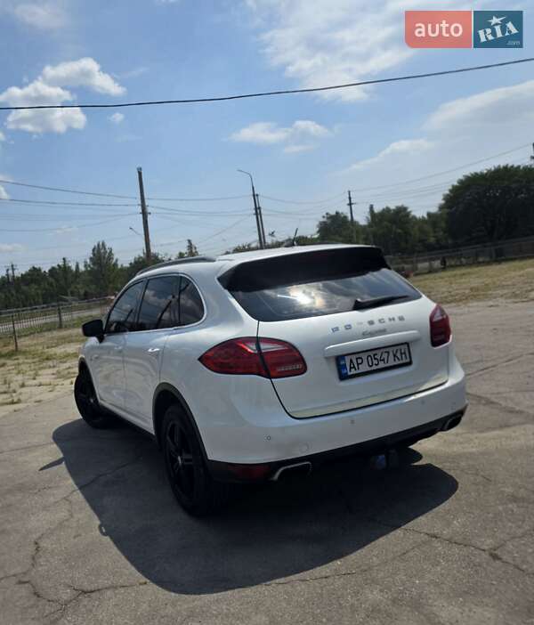 Внедорожник / Кроссовер Porsche Cayenne 2012 в Запорожье