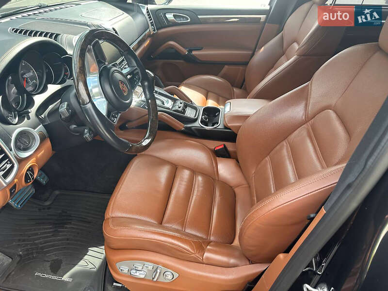 Внедорожник / Кроссовер Porsche Cayenne 2016 в Днепре фото 15 Внедорожник / Кроссовер Porsche Cayenne 2016 в Днепре